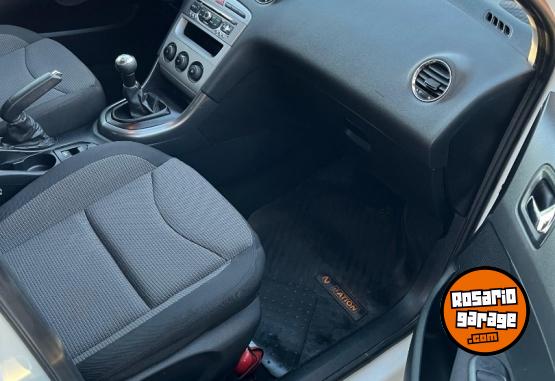 Autos - Peugeot 308 2015 Nafta 108000Km - En Venta