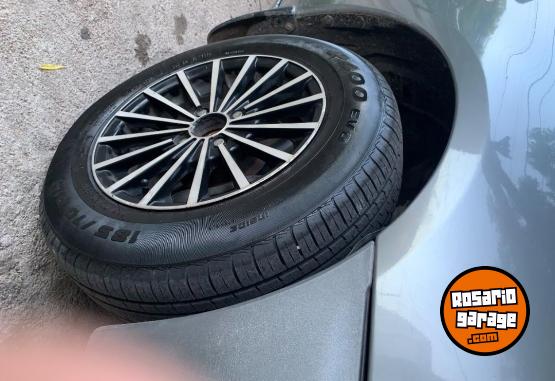 Autos - Mazda 323 1997 GNC 270100Km - En Venta