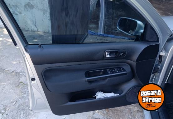 Autos - Volkswagen Bora 1.8t 2010 Nafta 122000Km - En Venta