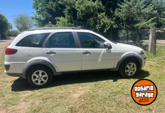 Autos - Fiat Palio Weekend Treking 1.4 2014 Nafta 130000Km - En Venta