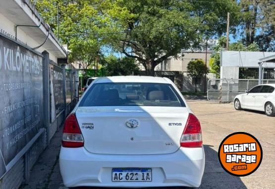 Autos - Toyota Etios X 1.5 2018 Nafta 140000Km - En Venta