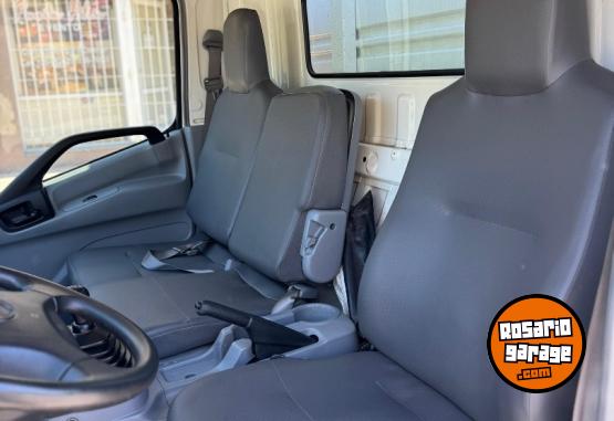 Camiones y Grúas - Hino 300 816. Año 2023. Como nuevo 10.000 km. - En Venta