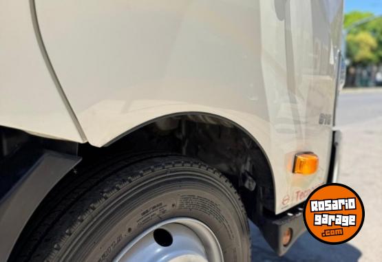 Camiones y Grúas - Hino 300 816. Año 2023. Como nuevo 10.000 km. - En Venta