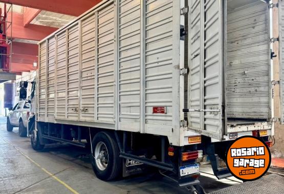 Camiones y Grúas - Ford Cargo 1519-Brazo Hidráulico Incluido - Mod.2017 – 99.000 km – Impecable - En Venta