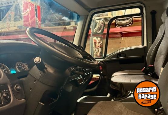 Camiones y Grúas - Ford Cargo 1519-Brazo Hidráulico Incluido - Mod.2017 – 99.000 km – Impecable - En Venta