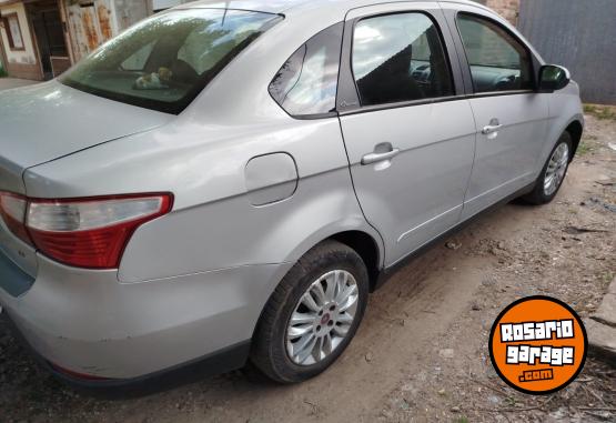Autos - Fiat Grand siena 2014 GNC 203Km - En Venta