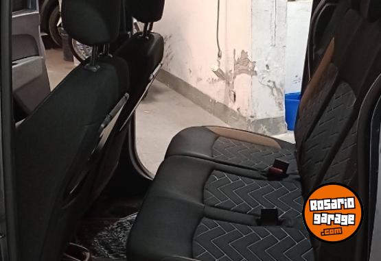 Utilitarios - Renault KANGOO II STEPWAY 1.6 2022 Nafta 135704Km - En Venta