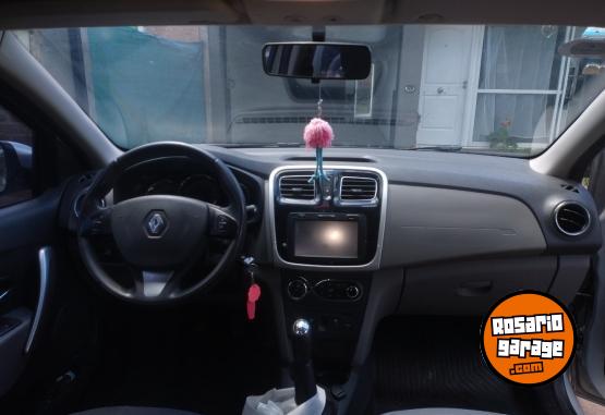 Autos - Renault Logan 2017 GNC 122000Km - En Venta