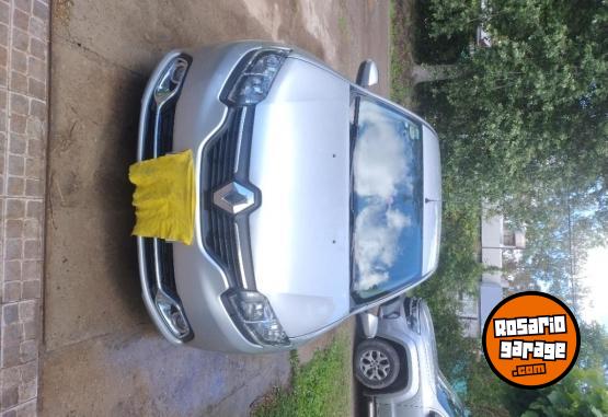 Autos - Renault Logan 2017 GNC 122000Km - En Venta