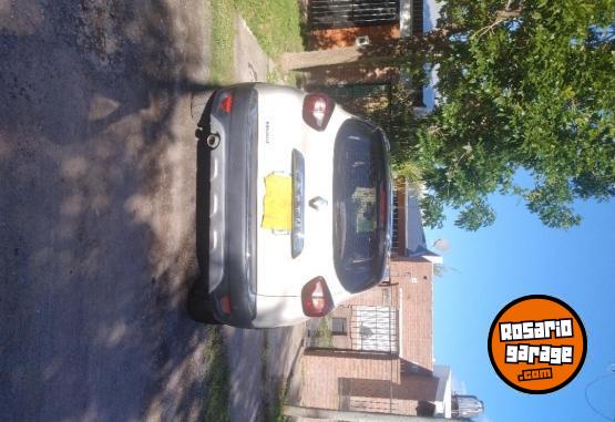 Autos - Renault Captur 2017 Nafta 84000Km - En Venta