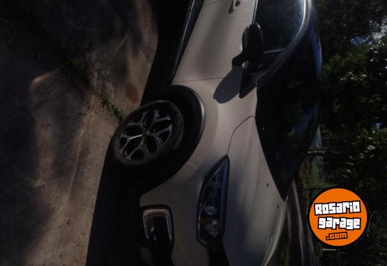 Autos - Renault Captur 2017 Nafta 84000Km - En Venta