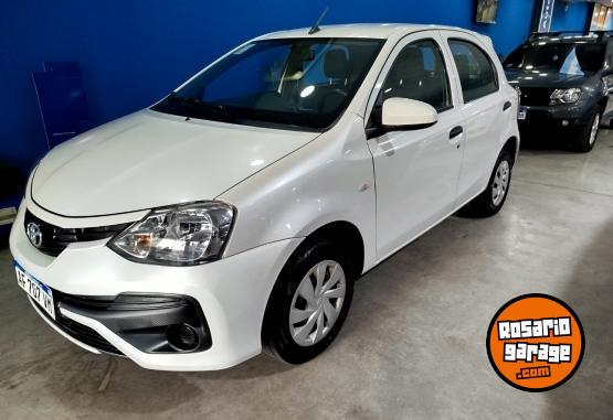 Autos - Toyota ETIOS 5P X MT 2022 Nafta 62000Km - En Venta