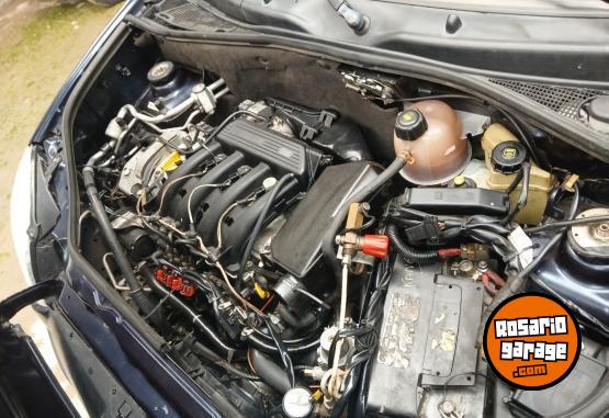 Utilitarios - Renault Kangoo 2014 GNC 111111Km - En Venta