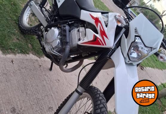 Motos - Honda Tornado 250 2024 Nafta 7700Km - En Venta