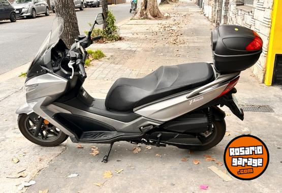 Motos - Kymco X town 2022 Nafta 9500Km - En Venta