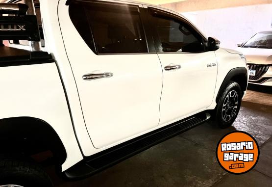 Camionetas - Toyota Hilux SRX 4x4 2021 Diesel 65000Km - En Venta
