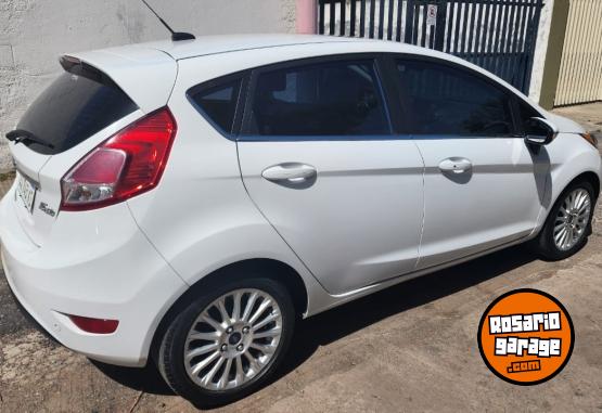 Autos - Ford Fiesta 1.6 KD Titanium 2016 Nafta 81000Km - En Venta