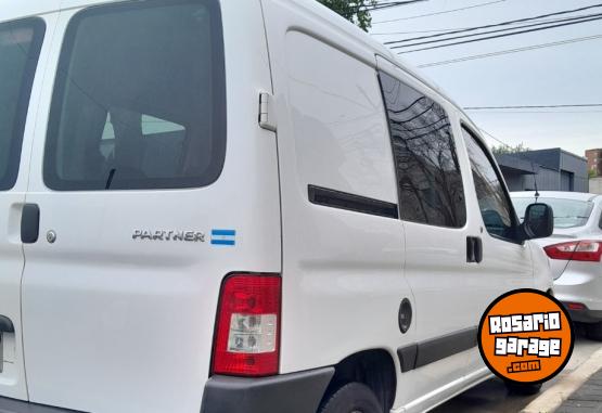 Utilitarios - Peugeot Partner hdi 1.6 confort 2017 Diesel 83000Km - En Venta