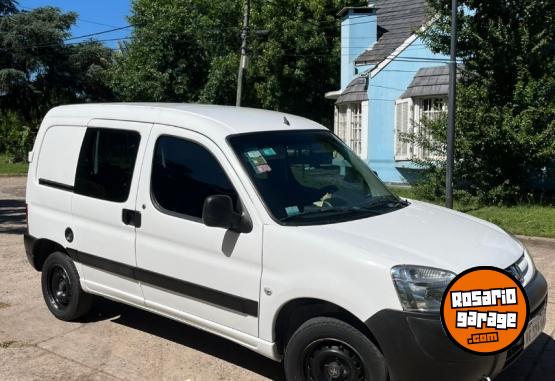 Utilitarios - Peugeot Partner hdi 1.6 confort 2017 Diesel 83000Km - En Venta