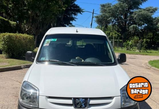 Utilitarios - Peugeot Partner hdi 1.6 confort 2017 Diesel 83000Km - En Venta