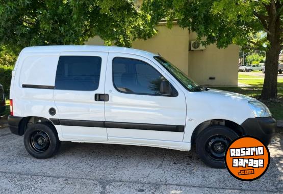 Utilitarios - Peugeot Partner hdi 1.6 confort 2017 Diesel 83000Km - En Venta