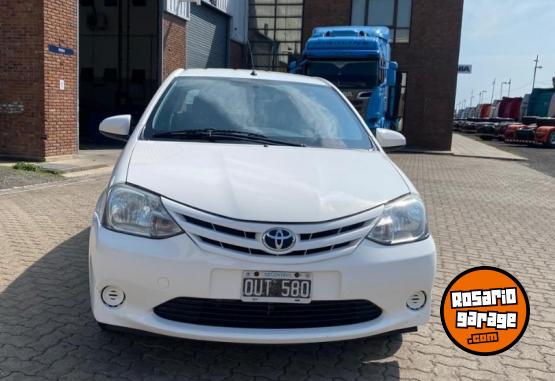 Autos - Toyota ETIOS 2015 Nafta 230000Km - En Venta
