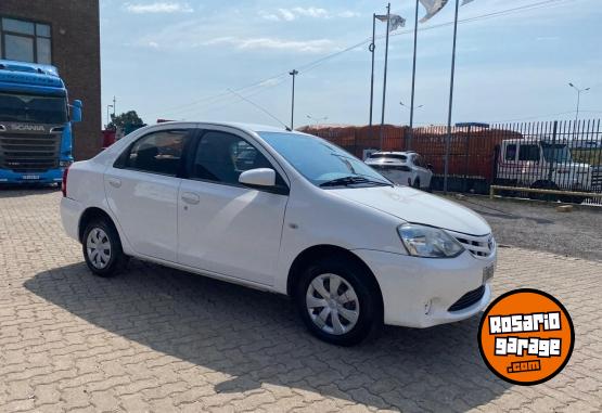 Autos - Toyota ETIOS 2015 Nafta 230000Km - En Venta