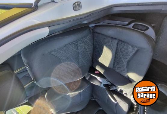 Autos - Peugeot 308 2013 Nafta 142000Km - En Venta