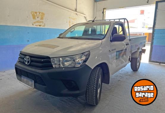 Camionetas - Toyota Hilux 2024 Diesel 1900Km - En Venta