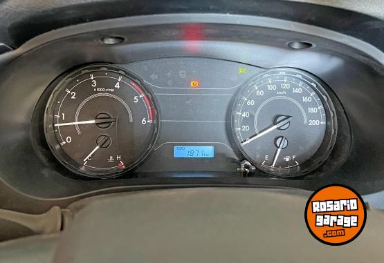 Camionetas - Toyota Hilux 2024 Diesel 1900Km - En Venta