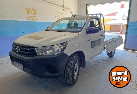 Camionetas - Toyota Hilux 2024 Diesel 1900Km - En Venta