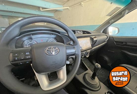 Camionetas - Toyota Hilux 2024 Diesel 1900Km - En Venta