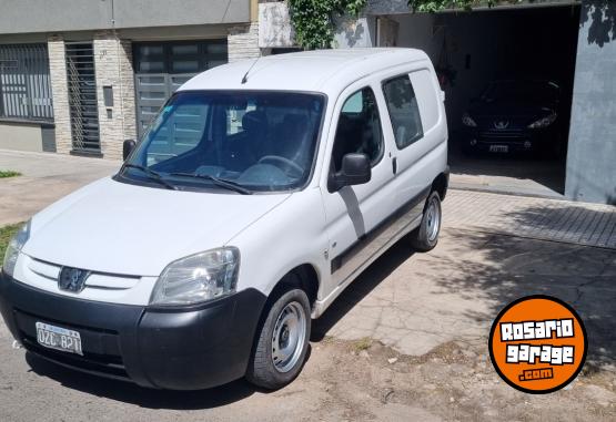 Utilitarios - Peugeot partner hdi 2015 Diesel 144000Km - En Venta