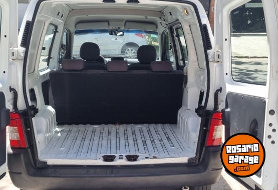 Utilitarios - Peugeot partner hdi 2015 Diesel 144000Km - En Venta