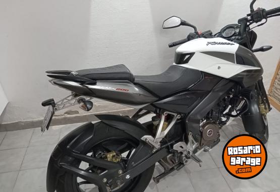 Motos - Bajaj 2015 2015 Nafta 69300Km - En Venta
