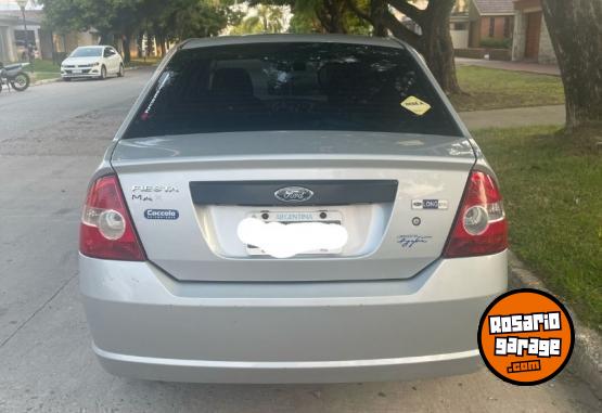 Autos - Ford Fiesta Max 2009 Nafta 131000Km - En Venta