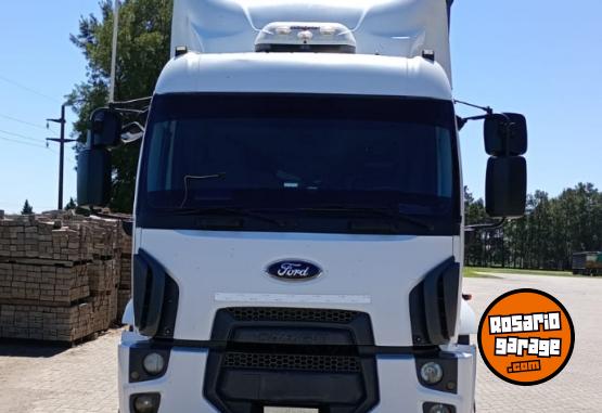Camiones y Grúas - Ford 1932 modelo 2014 Sider Thanos 2+1 modelo 2004 De 14,50 metros para 28 Pallet - En Venta