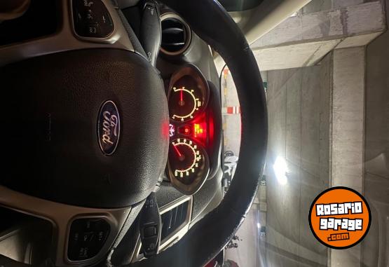 Autos - Ford Fiesta kinetic 2013 Nafta 106000Km - En Venta