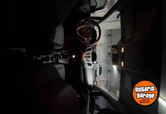 Autos - Ford Fiesta kinetic 2013 Nafta 106000Km - En Venta
