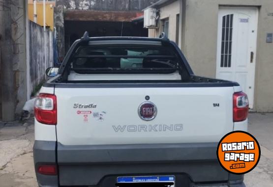 Utilitarios - Fiat Strada Working 2017 Nafta 69000Km - En Venta