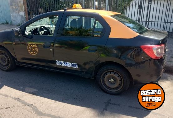 Autos - Renault Logan 2016 GNC 490000Km - En Venta