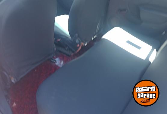 Autos - Renault Logan 2016 GNC 490000Km - En Venta