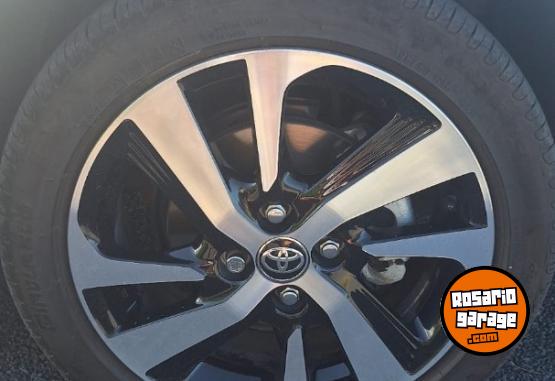 Autos - Toyota YARIS XLS+ 2025 Nafta 13800Km - En Venta