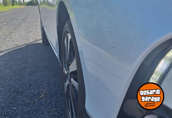 Autos - Toyota YARIS XLS+ 2025 Nafta 13800Km - En Venta