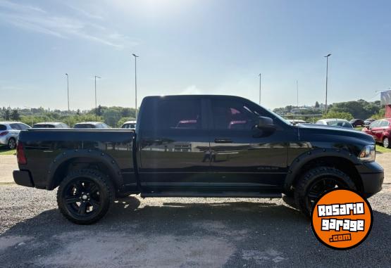 Camionetas - Dodge RAM 1500 5.7 V8 Laramie 4 2021 Nafta 94000Km - En Venta