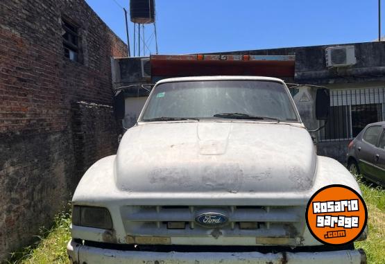 Camiones y Grúas - Ford 14.000 Camión volcador - En Venta