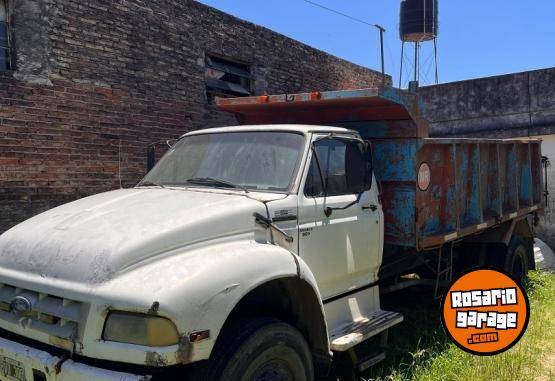 Camiones y Grúas - Ford 14.000 Camión volcador - En Venta