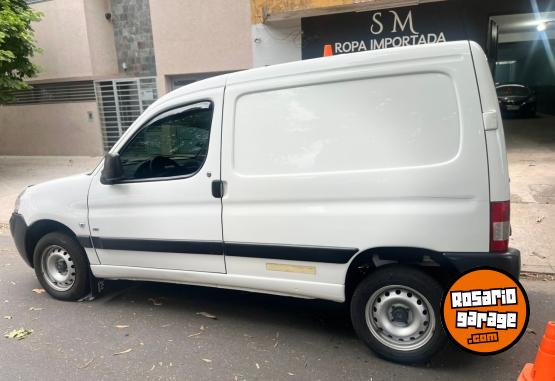 Utilitarios - Peugeot Partner 2015 Diesel 170000Km - En Venta
