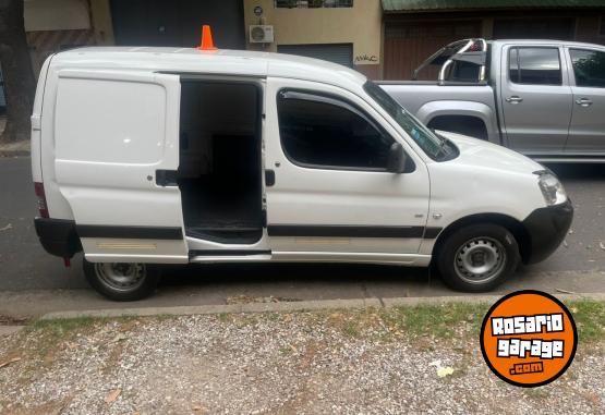 Utilitarios - Peugeot Partner 2015 Diesel 170000Km - En Venta