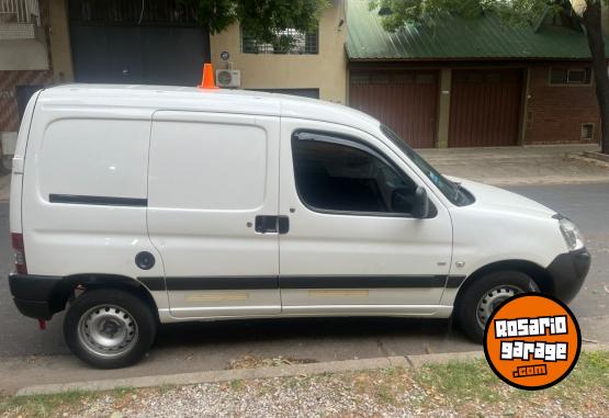 Utilitarios - Peugeot Partner 2015 Diesel 170000Km - En Venta